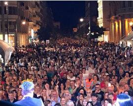 PESCARA: NOTTE DEI SALDI DIVENTA EVENTO, BOOM DI PRESENZE IN CENTRO
