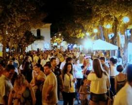 A GIULIANOVA TORNA LA ”NOTTE DELLO SHOPPING” CON MUSICA E SHOW DI JO SQUILLO
