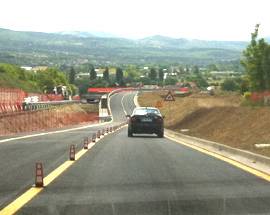 L’AQUILA: GIMKANA SULLA SUPERSTRADA, PERPLESSITA’ SU NUOVA CORSIA