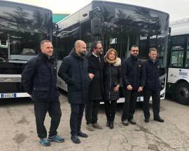 L’AQUILA: ECCO I 12 NUOVI AUTOBUS, DUE ELETTRICI