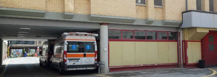 OSPEDALE L’AQUILA: AMBULANZA DONATA E “ABBANDONATA” DA DUE ANNI, “DA ASL E ASSESSORE NESSUNA RISPOSTA”