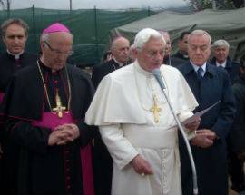 L’AQUILA: IL SEGRETARIO DI PAPA BENEDETTO XVI CELEBRA MESSA A ONNA