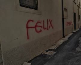 VANDALI ALL’AQUILA, IMBRATTATO PALAZZO RICOSTRUITO E DANNI A RISTORANTE