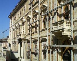L’AQUILA: PALAZZO QUINZI, LA CATENA NON BASTA LIBRI E ALTRI OGGETTI SONO LI’ PER SCIACALLI