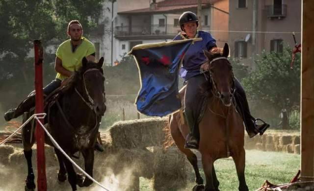 PALIO DELLA STELLA: I CAVALIERI DI CINQUE PAESI D’ABRUZZO TORNANO A SFIDARSI A VILLETTA BARREA