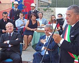 CENTRO ENI L’AQUILA? LO VUOLE VASTO; SCARONI: ”STRANO STOP, ERA UN DONO”