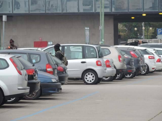 PARCHEGGIATORI ABUSIVI ”PIZZICATI” DALLA POLIZIA ALL’OSPEDALE DI ATRI