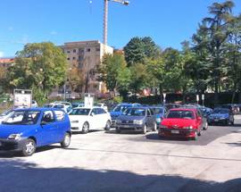 L’AQUILA: CAOS A VILLA GIOIA, PARCHEGGI SELVAGGI E MULTE A RAFFICA