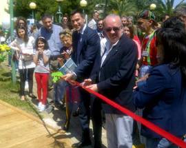 PESCARA: INAUGURATO IL PRIMO PARCO GIOCHI PER BIMBI DIVERSAMENTE ABILI