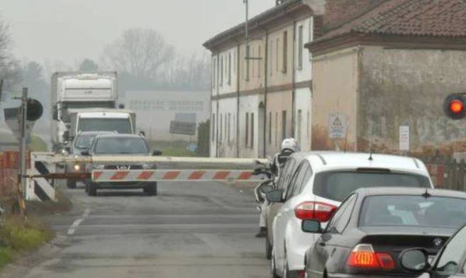 REGIONE ABRUZZO: GIUNTA VARA PIANO PER ELIMINARE I 141 PASSAGGI A LIVELLO LUNGO LE FERROVIE