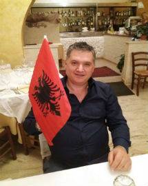 DALL’ALBANIA ALL’AQUILA, PEDRO E IL SUO RISTORANTE:  ”IL MIO FUTURO E’ QUI, ALL’INIZIO DORMIVO IN PULLMAN…”