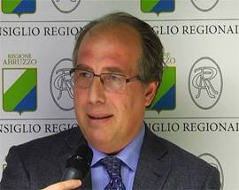 STUDENTI-CLAQUE PER RENZI: UFFICIO SCOLASTICO, ”ATTESTATO RILASCIATO DAL FLA PESCARA”