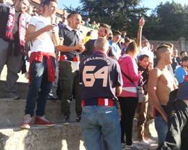 L’AQUILA CALCIO: UNA CURVA IN FESTA, SI RIVEDE LA ‘LEGGENDA’ PELLERUCCI