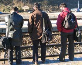 L’AQUILA: IL TRENO NON PASSA, PENDOLARI DUE ORE AL FREDDO
