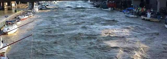 MALTEMPO: PIENA EMERGENZA A PESCARA MASSIMA ALLERTA DOPO L’ESONDAZIONE