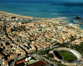 ”LA PUZZA PUO’ ESSERE REATO”; PESCARA, FORUM ACQUA DURO SU MIASMI