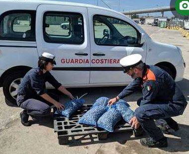 PESCARA: SEQUESTRATI OLTRE DUE QUINTALI DI COZZE E VONGOLE
