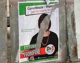 ELEZIONI: PEZZOPANE, ‘CONTINAUNO A STRAPPARE MIEI MANIFESTI ELETTORALI’