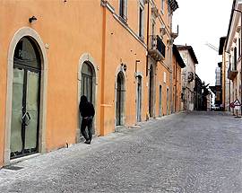 MOVIDA VIOLENTA: RICOVERATO ALL’AQUILA IL RAGAZZO FERITO