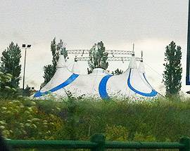 L’AQUILA: ARRIVA IL CIRCO A PIAZZA D’ARMI, MANCANO SOLO I LEOCORNI
