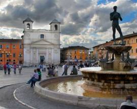 L’AQUILA: ISOLA PEDONALE CENTRO STORICO, RIVOLTA COMMERCIANTI E RESIDENTI