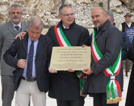 RICOSTRUZIONE: INAUGURATA A FOSSA LA PIAZZA DEDICATA A GEMONA