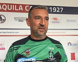 L’AQUILA: CALCIO E RUGBY IN BILICO, L’ALLENATORE ROSSOBLU’ BATTISTINI INDOSSA LA MAGLIA NEROVERDE