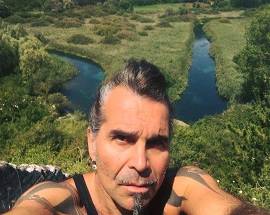 IL LITFIBA PELU’ SI RILASSA SUL FIUME TIRINO, STASERA CONCERTONE A FRANCAVILLA
