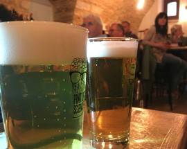 PINT OF SCIENCE: NEI PUB DELL’AQUILA TORNA LA SCIENZA ”ALLA SPINA”