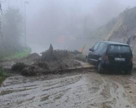MALTEMPO: ALLAGAMENTI E FRANE IN ABRUZZO, STRADE INTERROTTE E SMOTTAMENTI