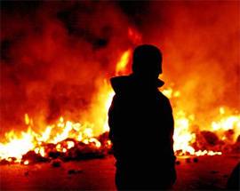 L’AQUILA: LITIGA CON SUO PADRE E INCENDIA STALLA, DENUNCIATO
