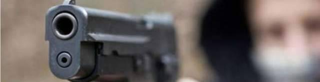 COLPI DI PISTOLA CONTRO AUTO DIRETTORE MOTORIZZAZIONE