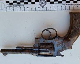 PESCARA: PUGILE GAMBIZZATO, TROVATA LA PISTOLA ARMA NON REGISTRATA ERA NASCOSTA SOTTOTERRA