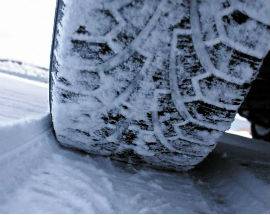 ANAS: DAL 15 NOVEMBRE OBBLIGO CATENE O PNEUMATICI INVERNALI