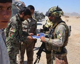 AFGHANISTAN: MILITARI ITALIANI E POLIZIA FERMANO SOSPETTI ATTENTATORI