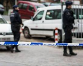 AGGREDISCE DUE PERSONE CON COLTELLO IN BELGIO: POLIZIA GLI SPARA
