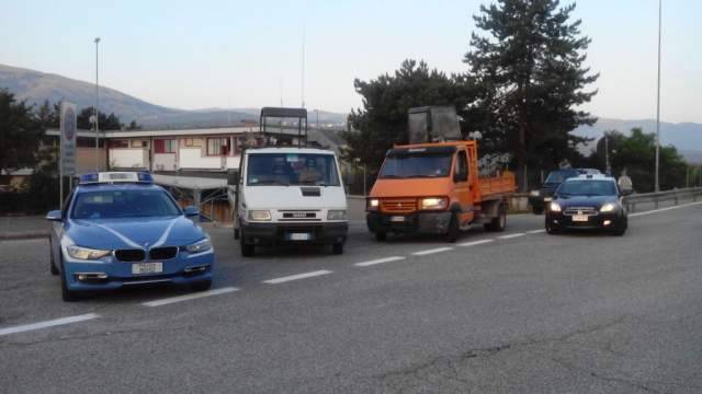 MEZZI EDILI RUBATI ALL’AQUILA RECUPERATI DOPO INSEGUIMENTO