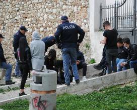 DROGA E BULLISMO: GIRO DI VITE POLIZIA NELLE SCUOLE DI TERAMO