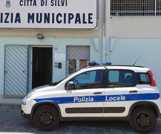 POLIZIA LOCALE SILVI: 20 MILA AUTO CONTROLLATE IN SEI MESI