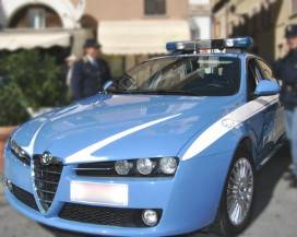 GOMME TAGLIATE, SVASTICHE E INSULTI: STALKING A DONNA DI LUCO