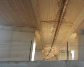 L’AQUILA: CADONO PEZZI DAL PONTE SULLA SS80, INTERVIENE IL 115