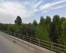TENTA SUICIDIO NEL FIUME, 40ENNE SALVATA DA POLIZIOTTI