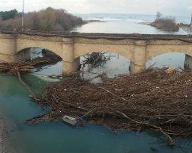 FOSSACESIA: EX PONTE FERROVIARIO SUL SANGRO CHIUSO AL TRANSITO