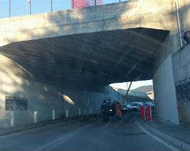 L’AQUILA: GHIACCIO SUL PONTE DI VIA SAVINI, TRAFFICO IN TILT