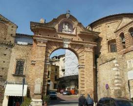 AI DOMICILIARI MA GIRA PER CITTA’, ARRESTATO 48ENNE DI PENNE
