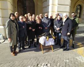 PRESCRIZIONE: A CHIETI AVVOCATI ”A LUTTO” DAVANTI PALAZZO GIUSTIZIA