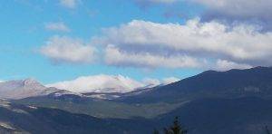 PRIMA ‘SPOLVERATINA’ DI NEVE SUL GRAN SASSO, L’INVERNO COMINCIA A BUSSARE