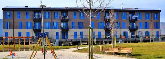MIGRANTI: UNA PROPOSTA DA PESCARA, ”OSPITIAMOLI NELLE C.A.S.E. A L’AQUILA”