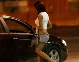 MULTE SALATISSIME A CLIENTI PROSTITUTE,  MONTESILVANO DICHIARA GUERRA A TRATTA