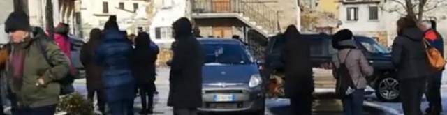 DONNE ALTA VALLE ATERNO IN MARCIA PER 35 CHILOMETRI, ”RICOSTRUZIONE E’ BLOCCATA”